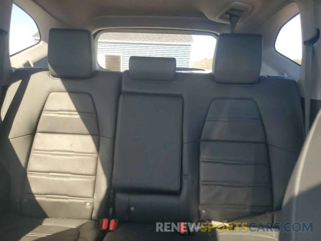 10 Photograph of a damaged car 2HKRW2H89NH618083 HONDA CRV 2022