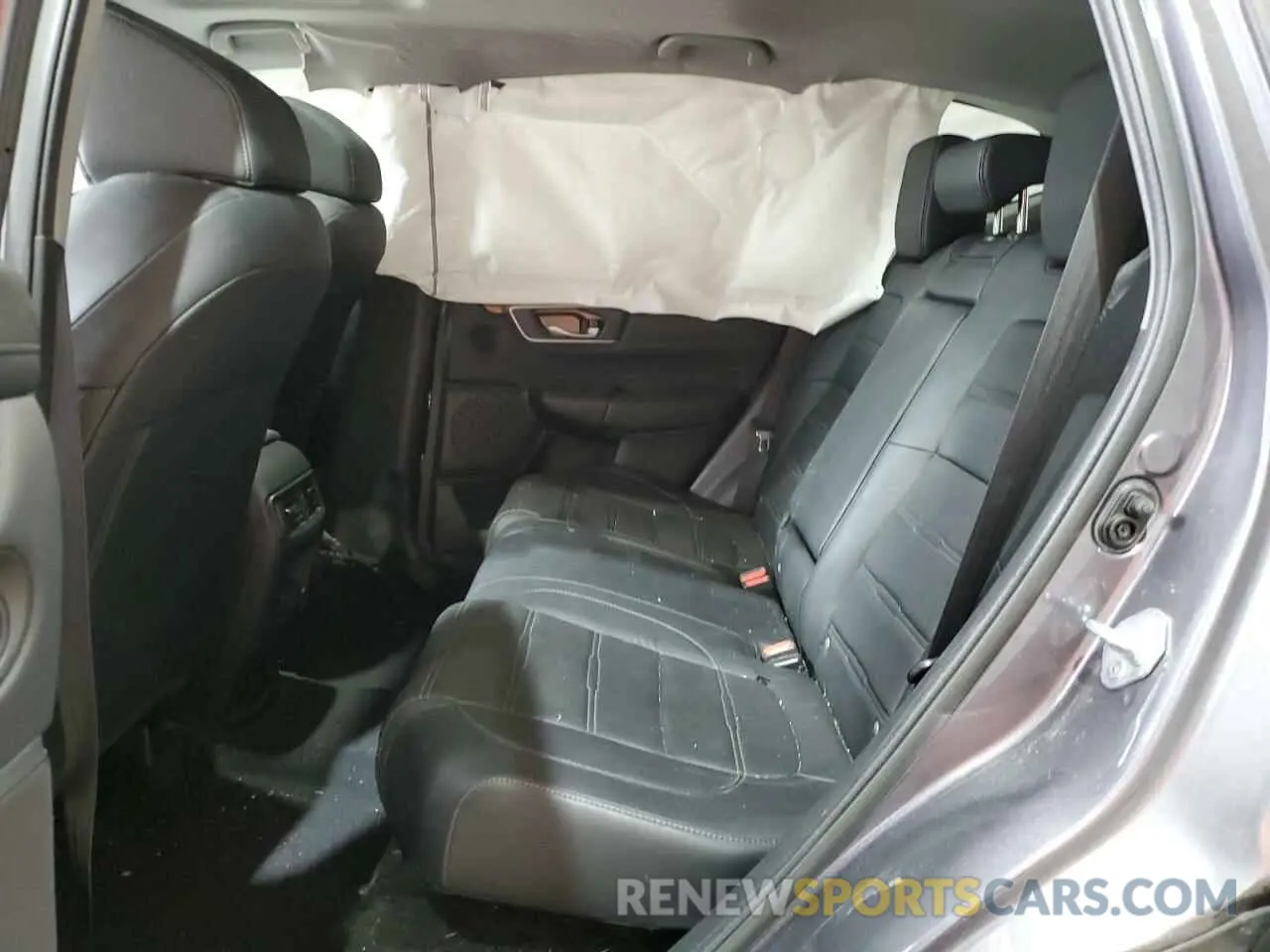 11 Photograph of a damaged car 2HKRW2H8XNH607318 HONDA CRV 2022