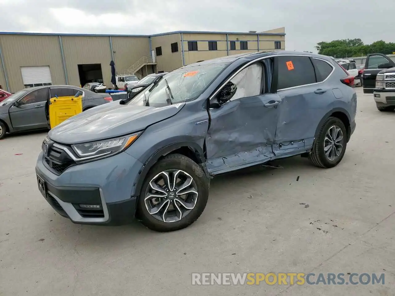 1 Photograph of a damaged car 5J6RT6H84NL009554 HONDA CRV 2022