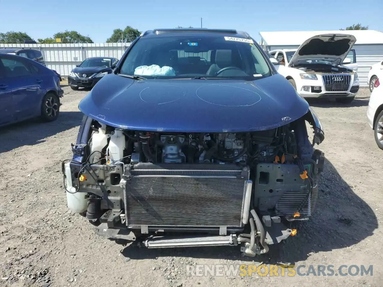 5 Photograph of a damaged car 5J6RT6H98NL028357 HONDA CRV 2022