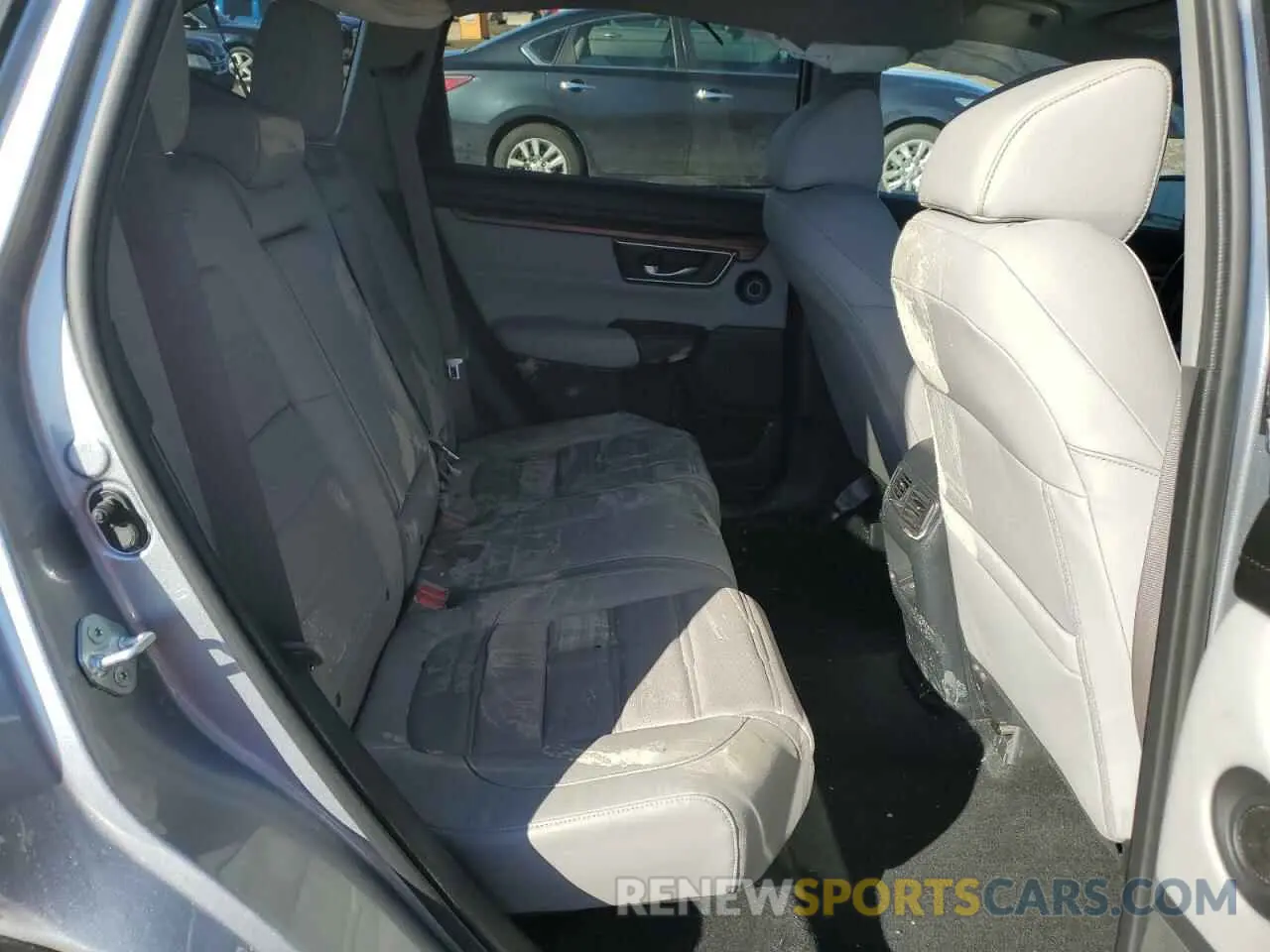 11 Photograph of a damaged car 5J6RT6H98NL046194 HONDA CRV 2022