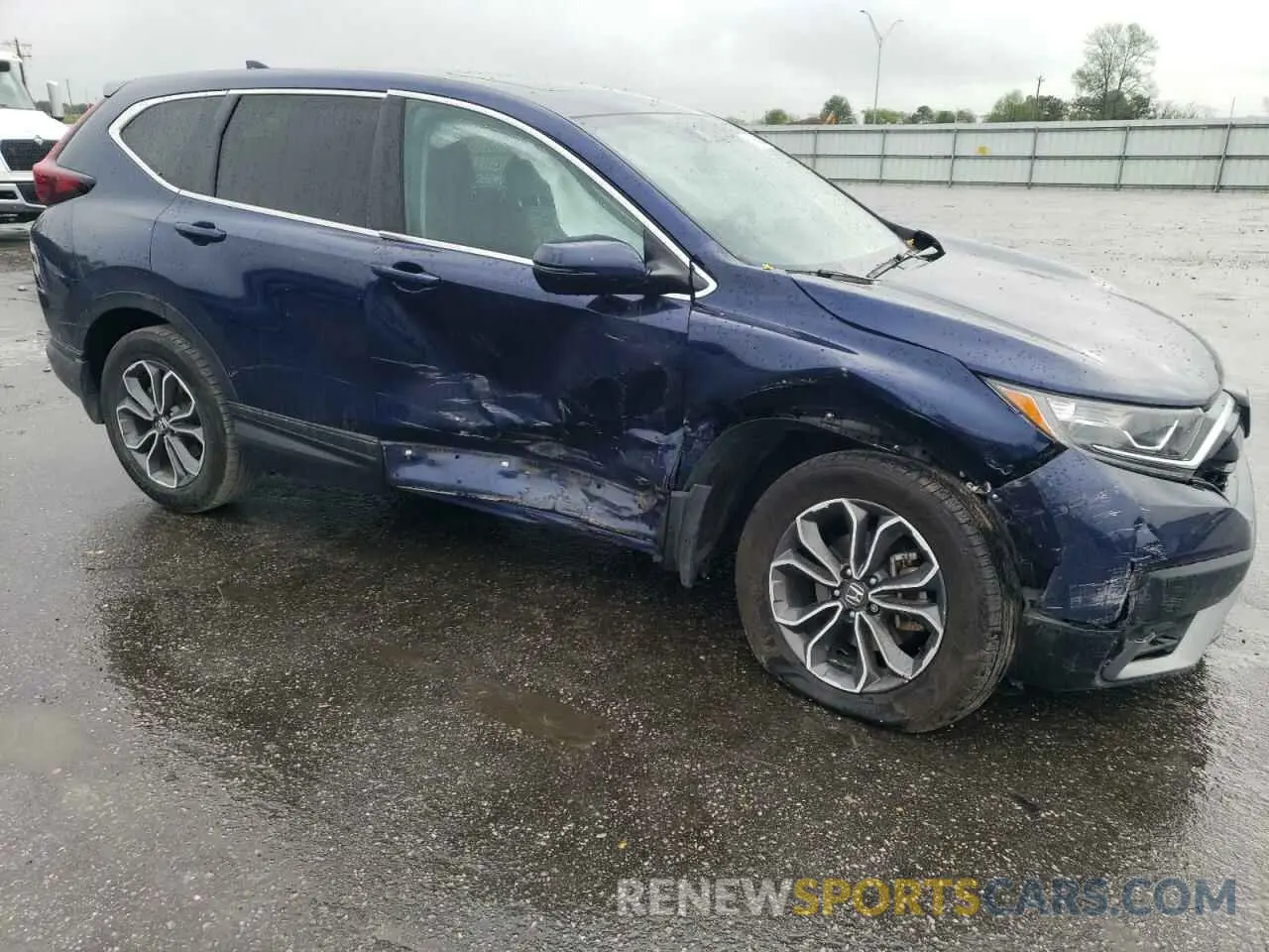 4 Photograph of a damaged car 5J6RW1H51NA006185 HONDA CRV 2022