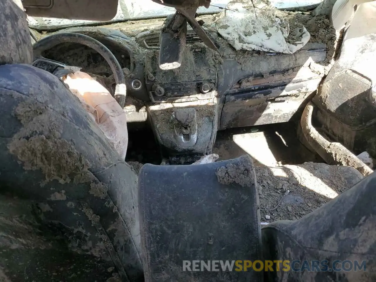 8 Photograph of a damaged car 5J6RW1H81NA002308 HONDA CRV 2022