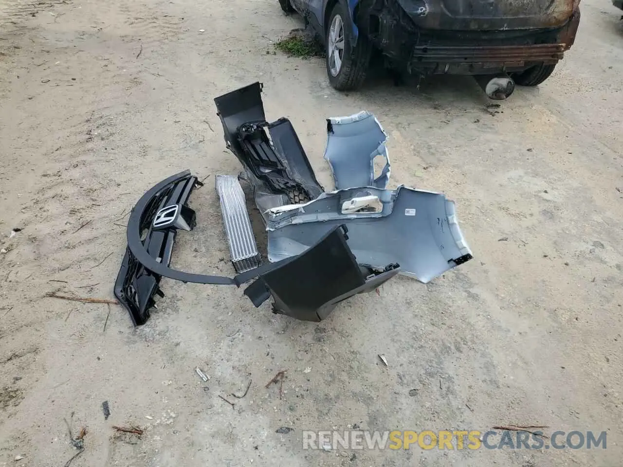 12 Photograph of a damaged car 5J6RW1H84NL001822 HONDA CRV 2022