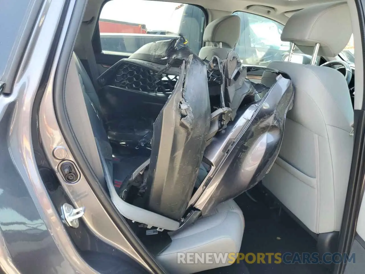 11 Photograph of a damaged car 5J6RW2H50NA007947 HONDA CRV 2022