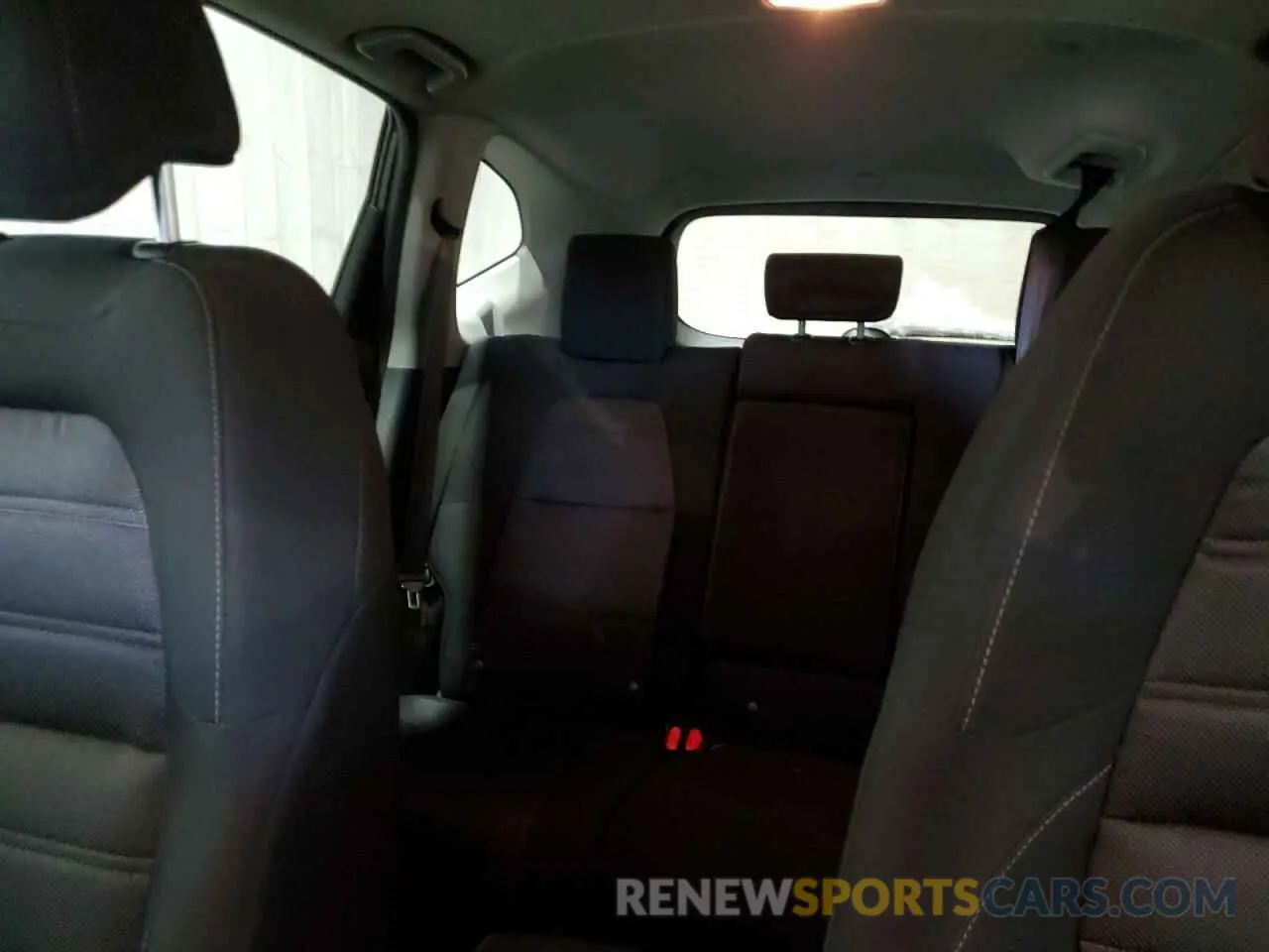 10 Photograph of a damaged car 5J6RW2H52NA006590 HONDA CRV 2022