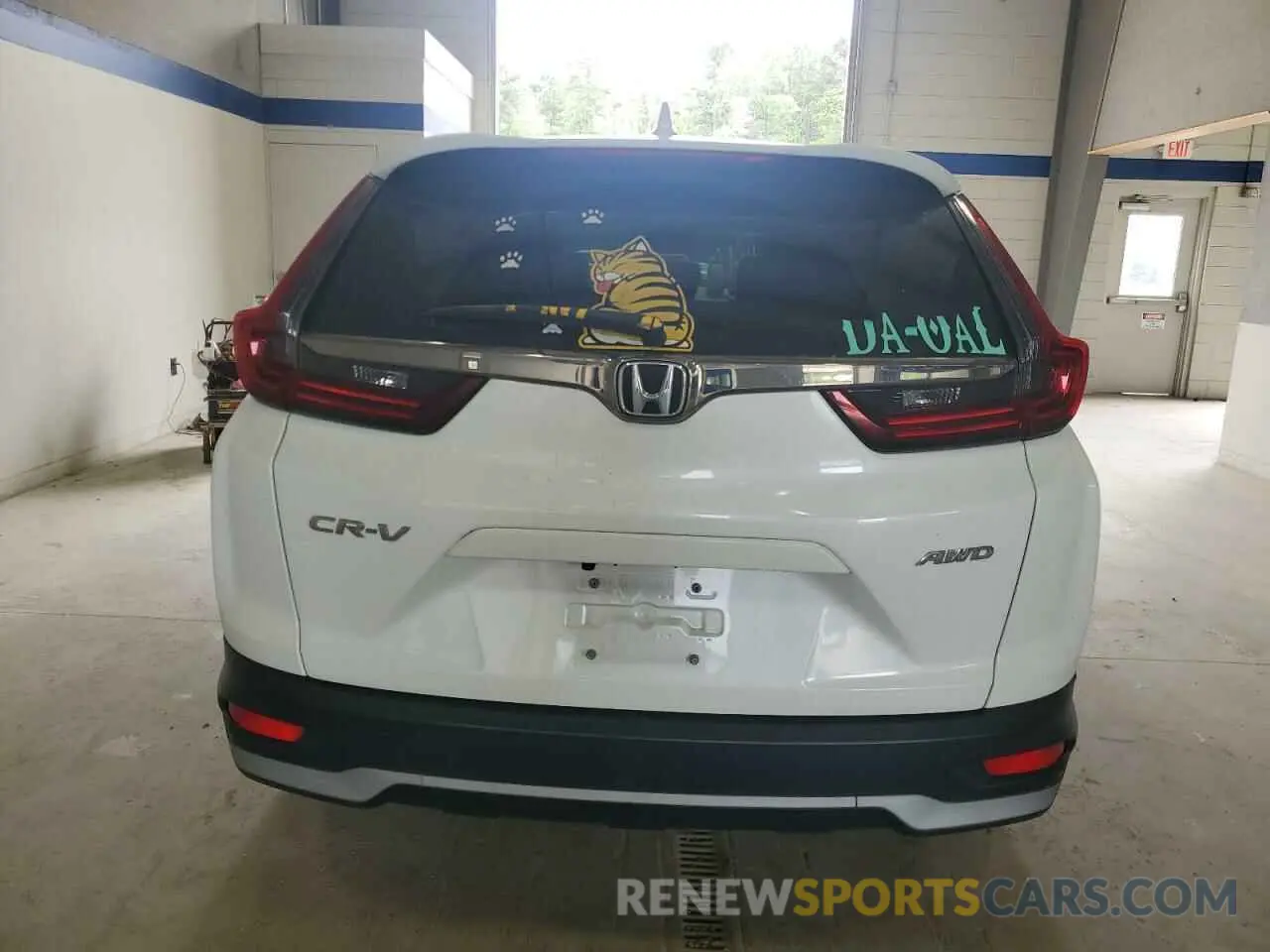 6 Photograph of a damaged car 5J6RW2H86NA005906 HONDA CRV 2022