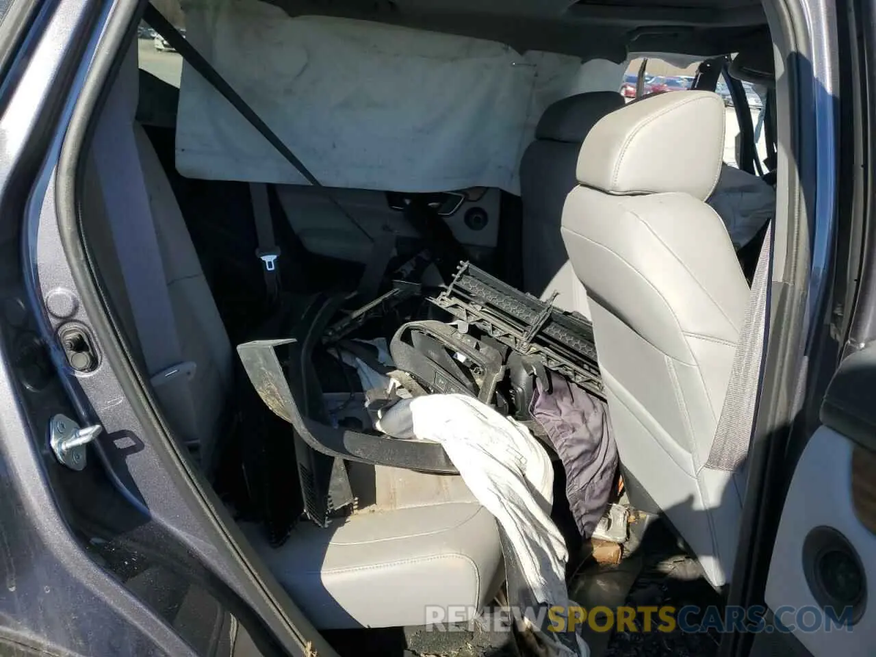 11 Photograph of a damaged car 7FARW2H91NE045871 HONDA CRV 2022