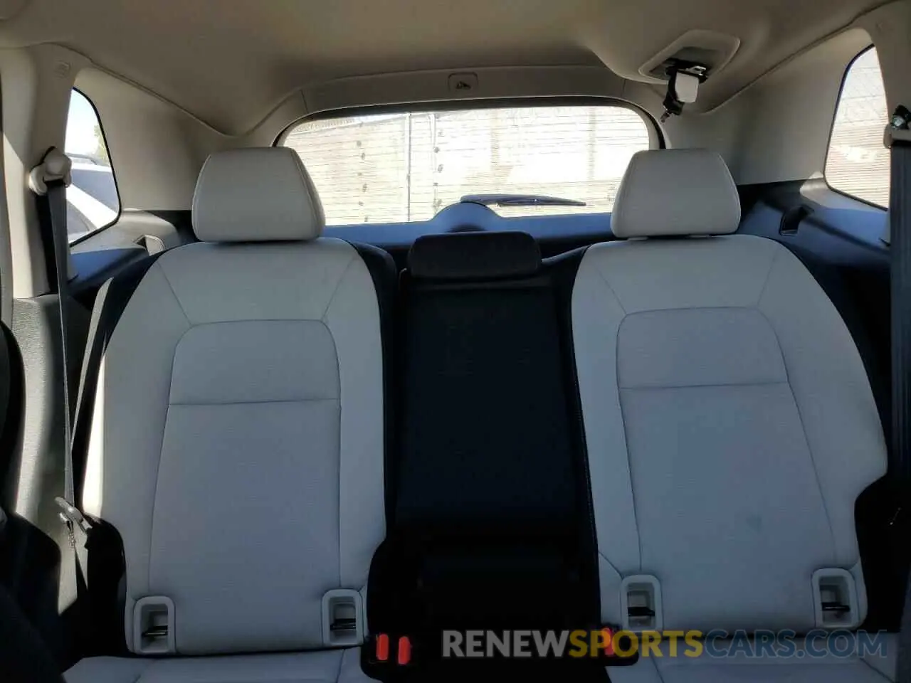 10 Photograph of a damaged car 2HKRS3H24PH306057 HONDA CRV 2023