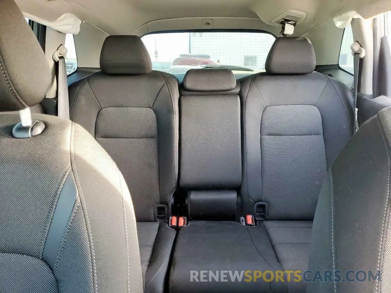 10 Photograph of a damaged car 2HKRS3H25PH304818 HONDA CRV 2023