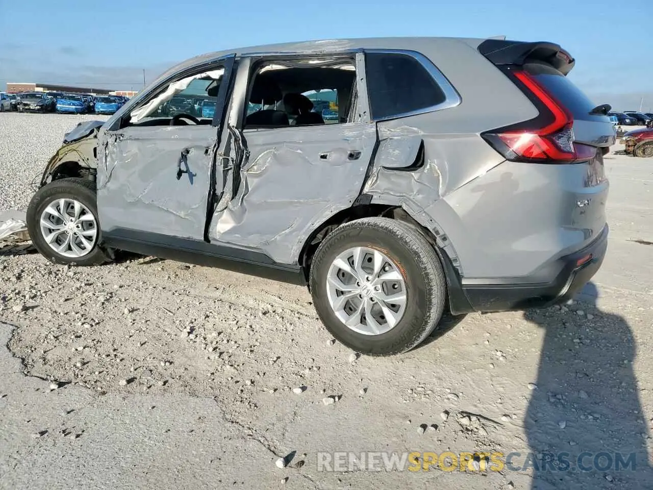 2 Photograph of a damaged car 2HKRS3H25PH304818 HONDA CRV 2023