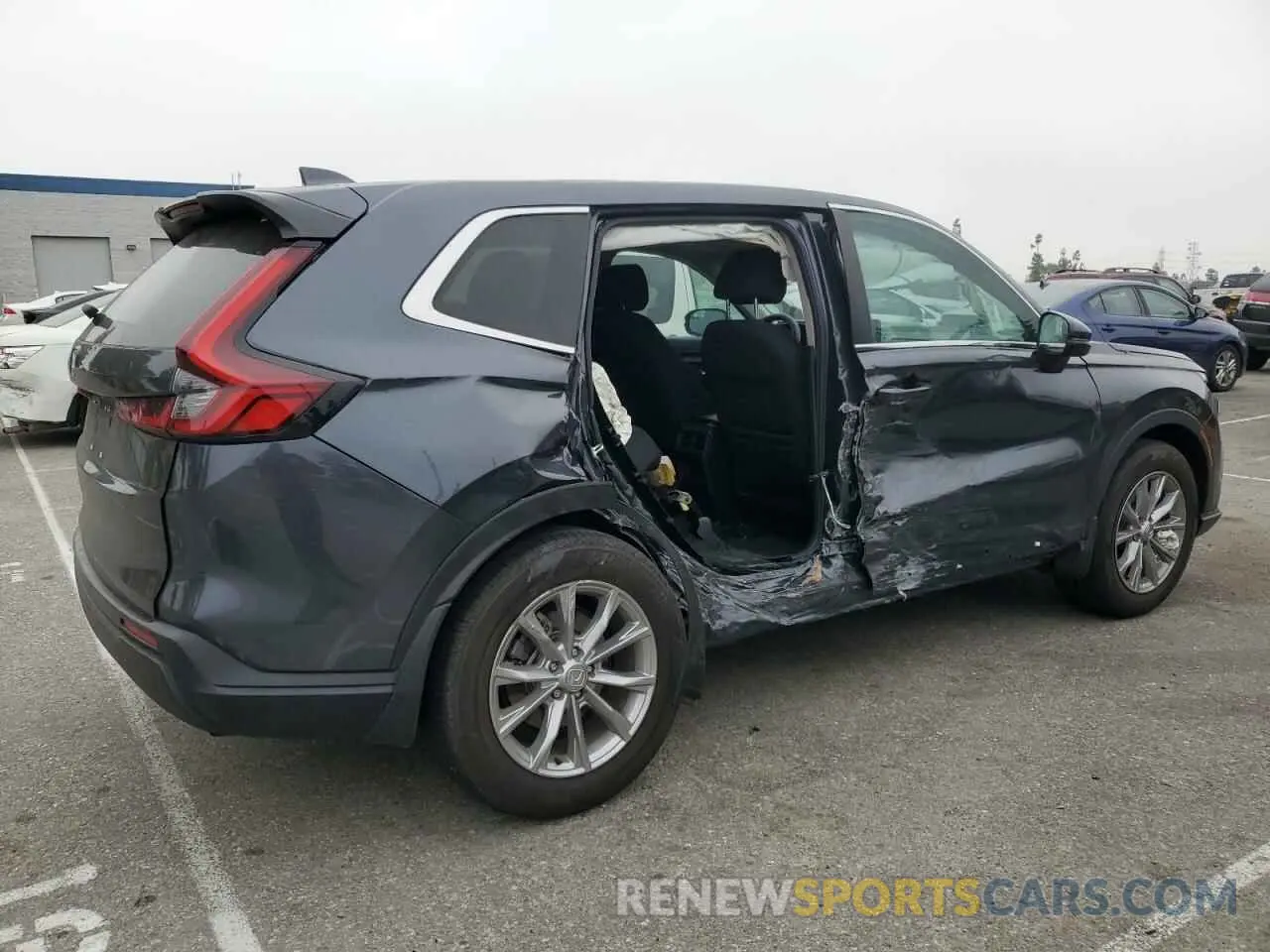 3 Photograph of a damaged car 2HKRS3H43PH303667 HONDA CRV 2023