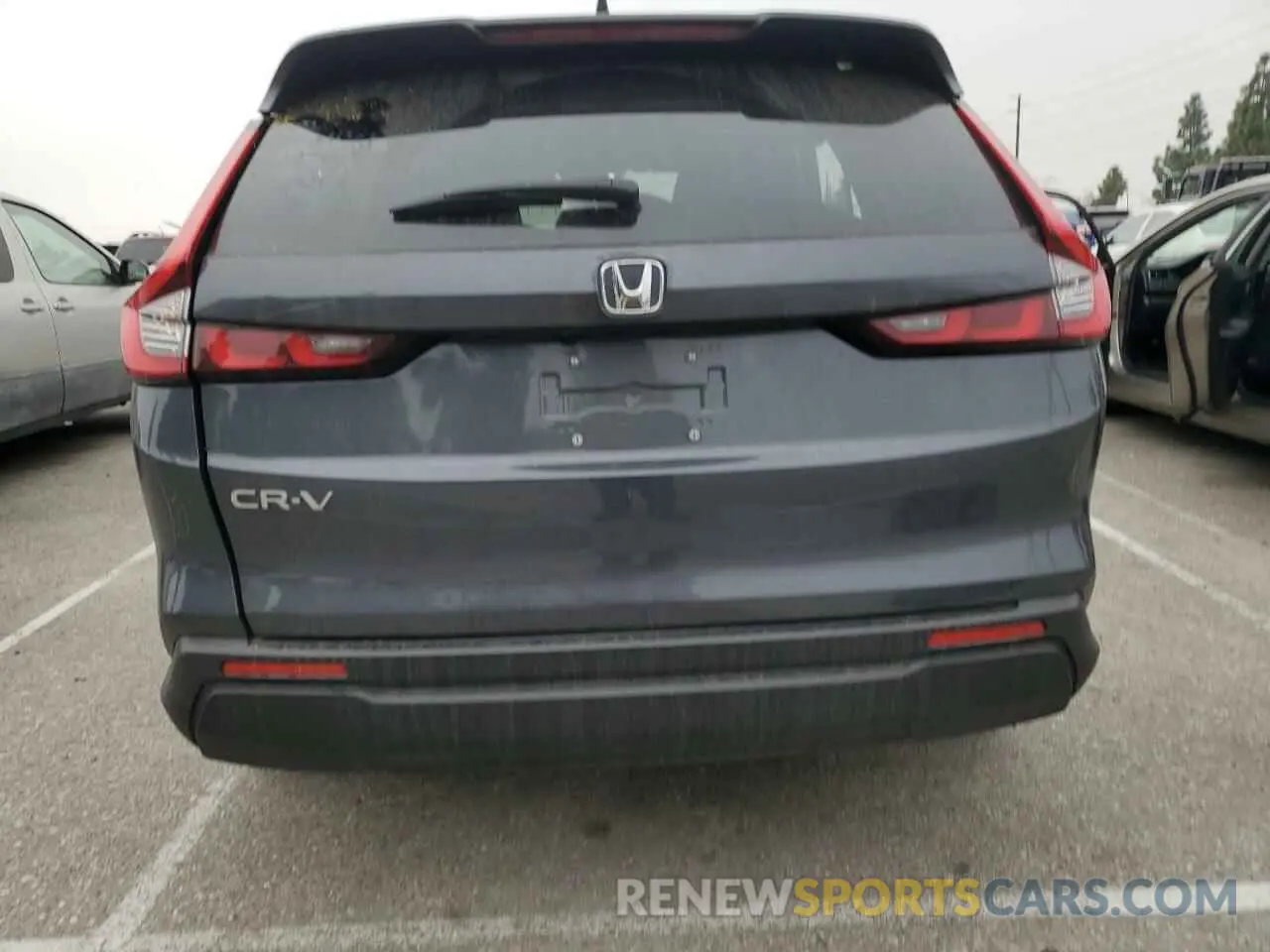 6 Photograph of a damaged car 2HKRS3H43PH303667 HONDA CRV 2023