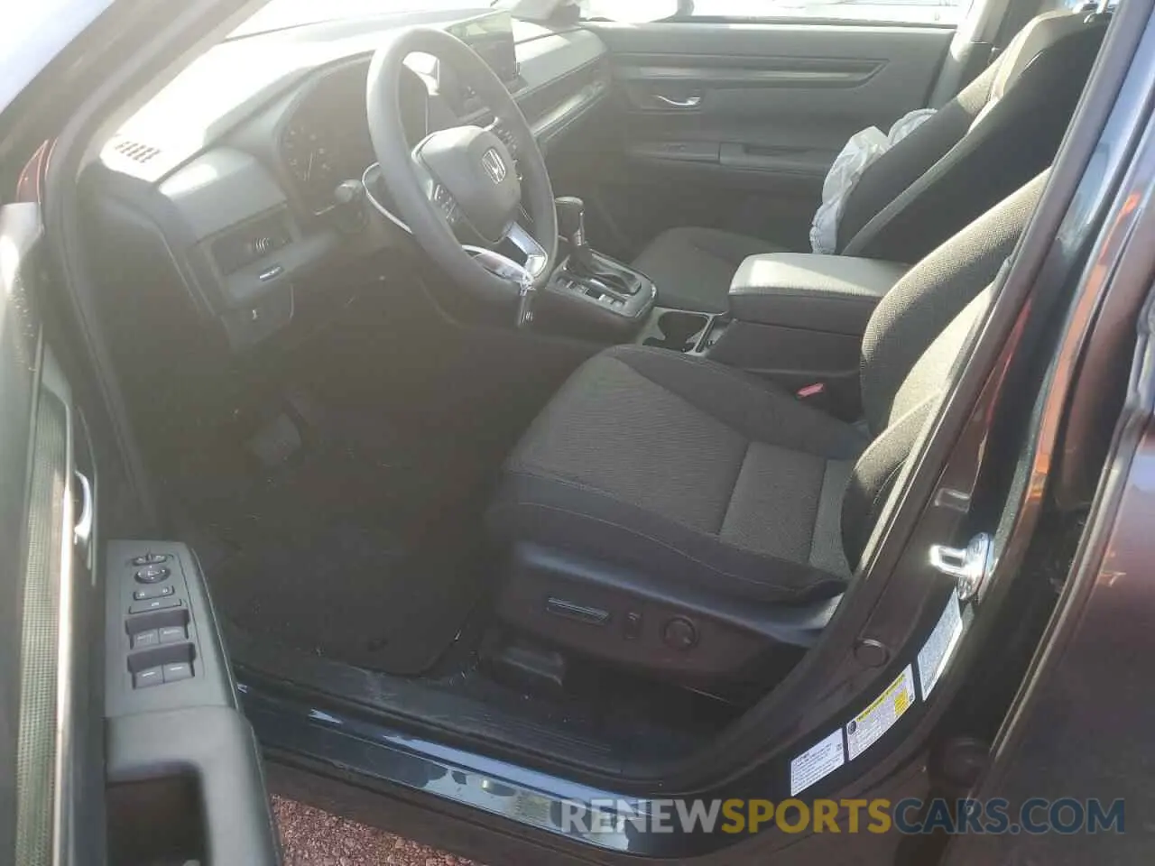 7 Photograph of a damaged car 2HKRS3H43PH303667 HONDA CRV 2023