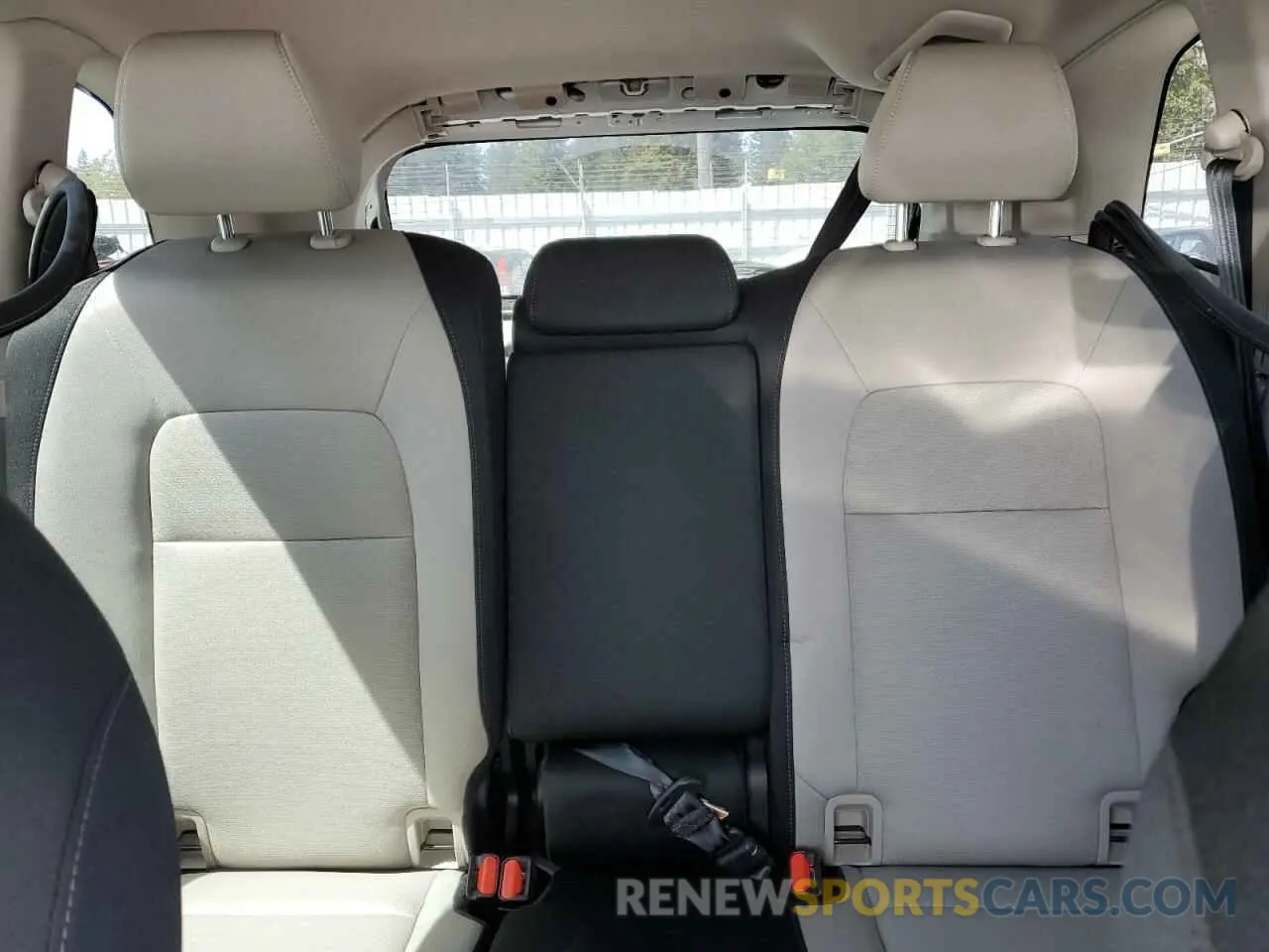 10 Photograph of a damaged car 2HKRS4H26PH422043 HONDA CRV 2023