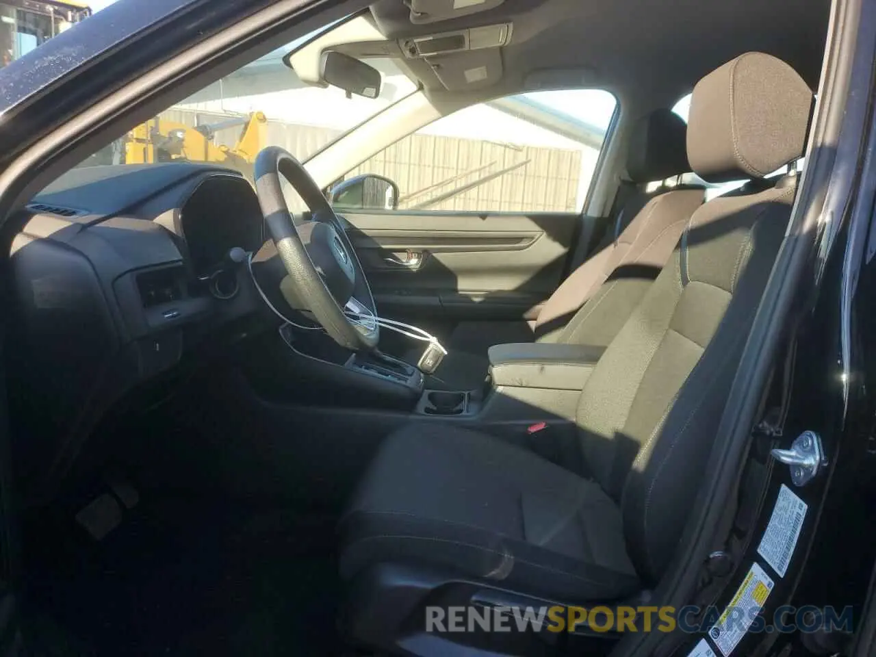 7 Photograph of a damaged car 2HKRS4H27PH425615 HONDA CRV 2023