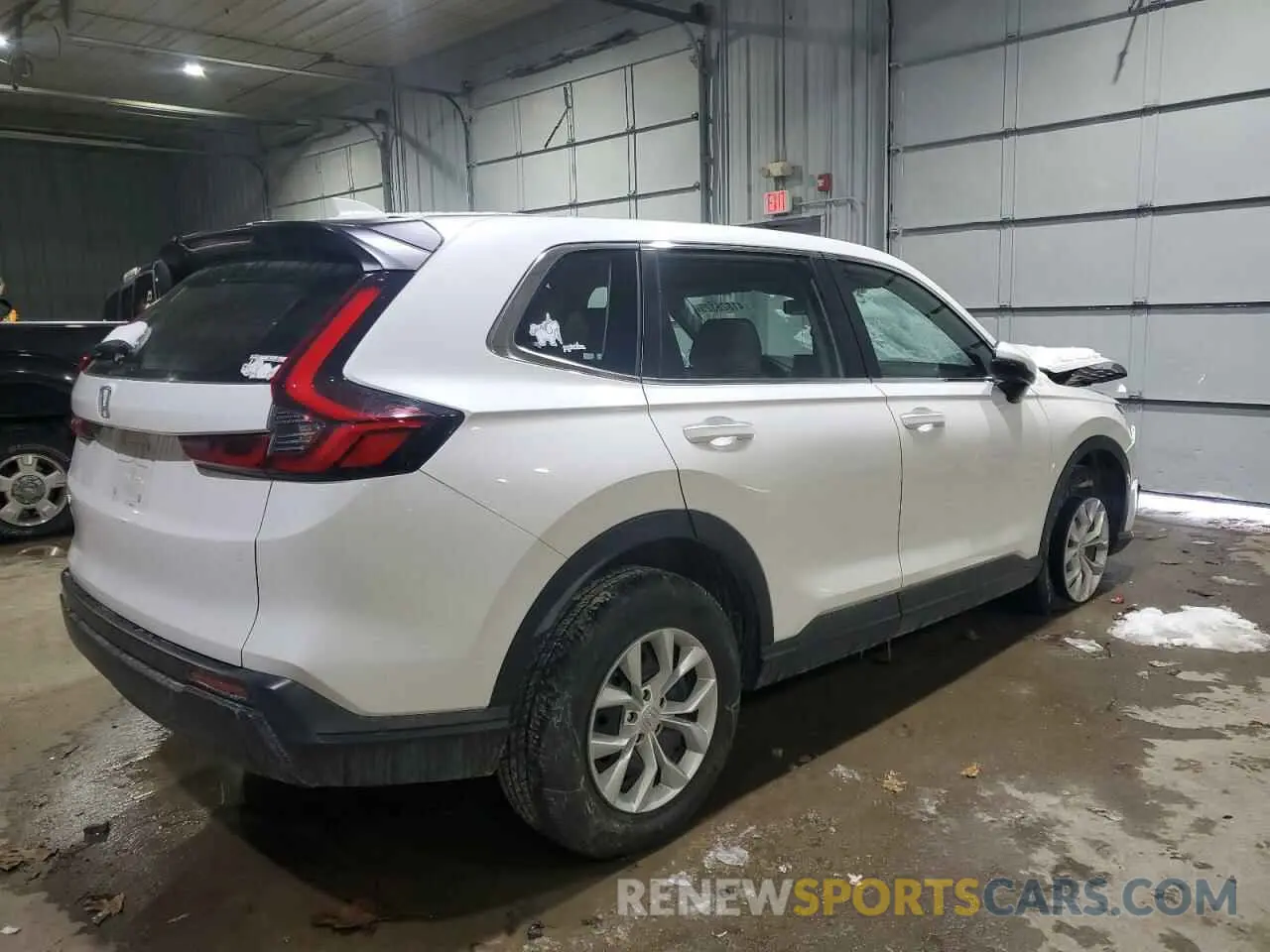 3 Photograph of a damaged car 2HKRS4H28PH425283 HONDA CRV 2023