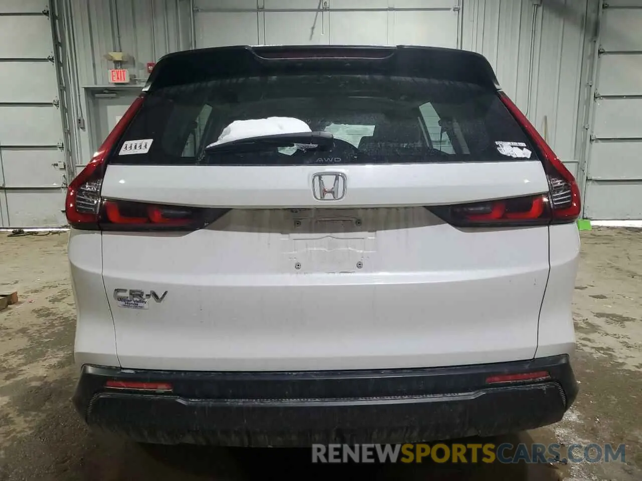 6 Photograph of a damaged car 2HKRS4H28PH425283 HONDA CRV 2023
