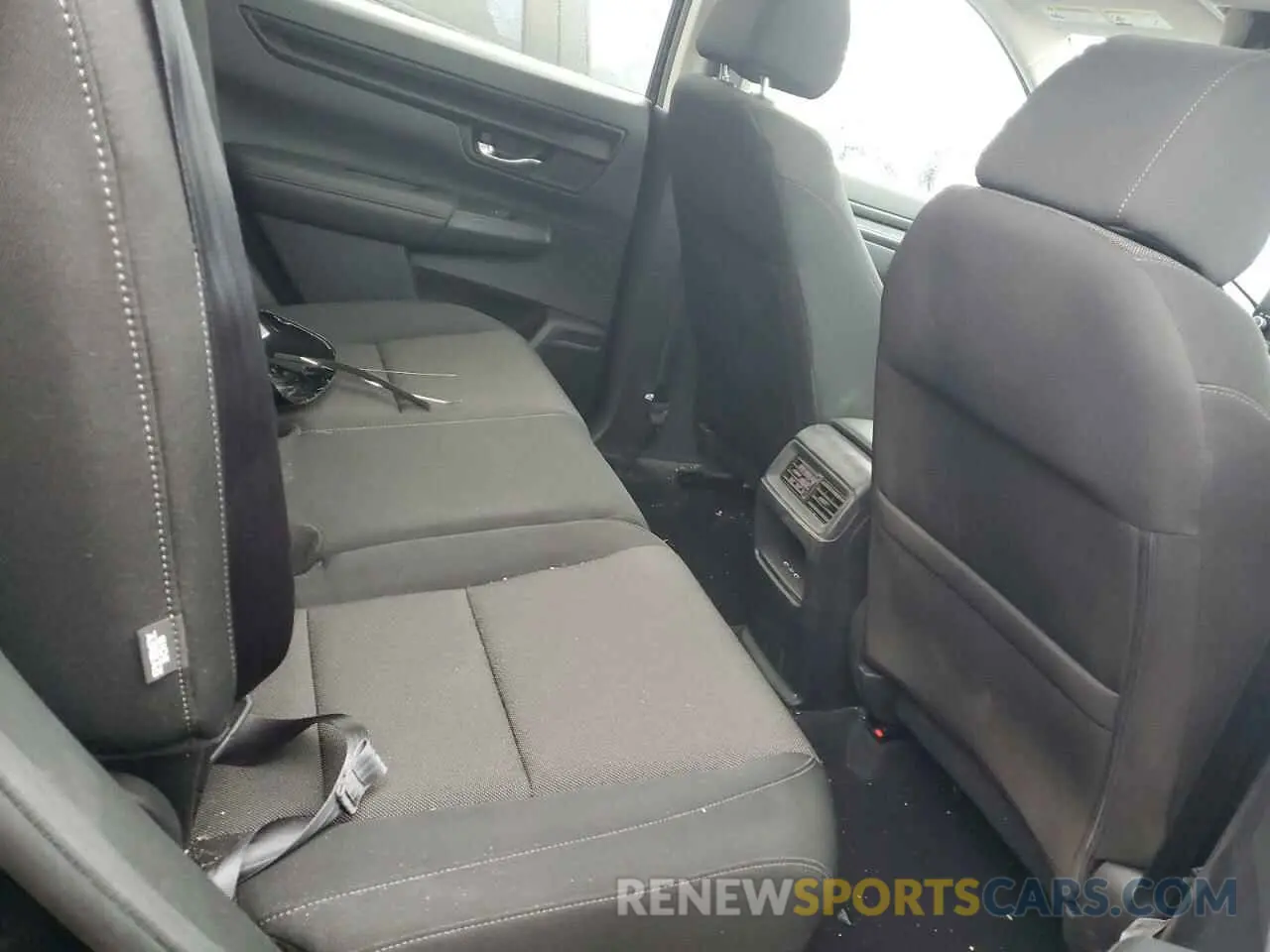 11 Photograph of a damaged car 2HKRS4H41PH401568 HONDA CRV 2023