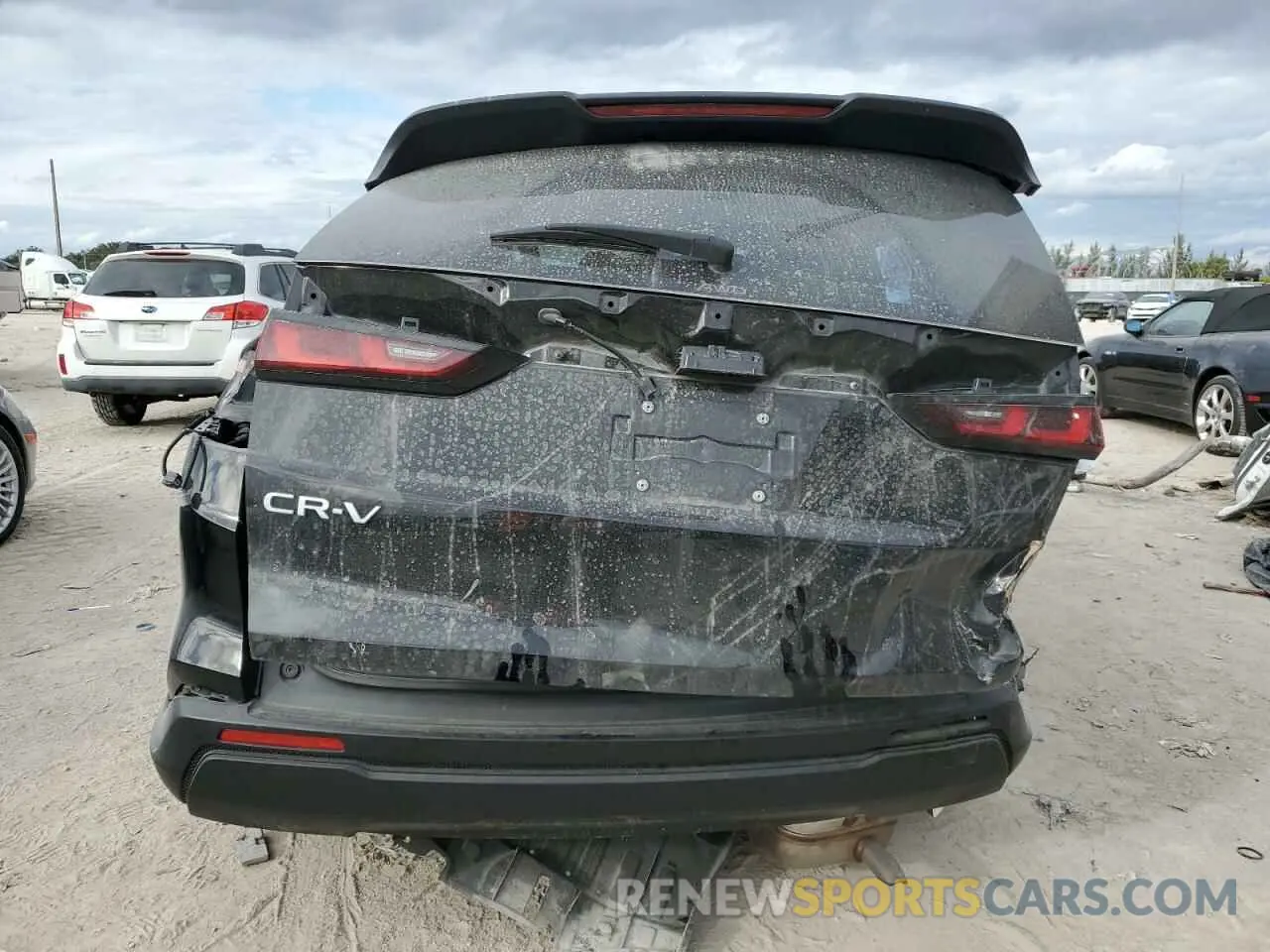 6 Photograph of a damaged car 2HKRS4H41PH424560 HONDA CRV 2023