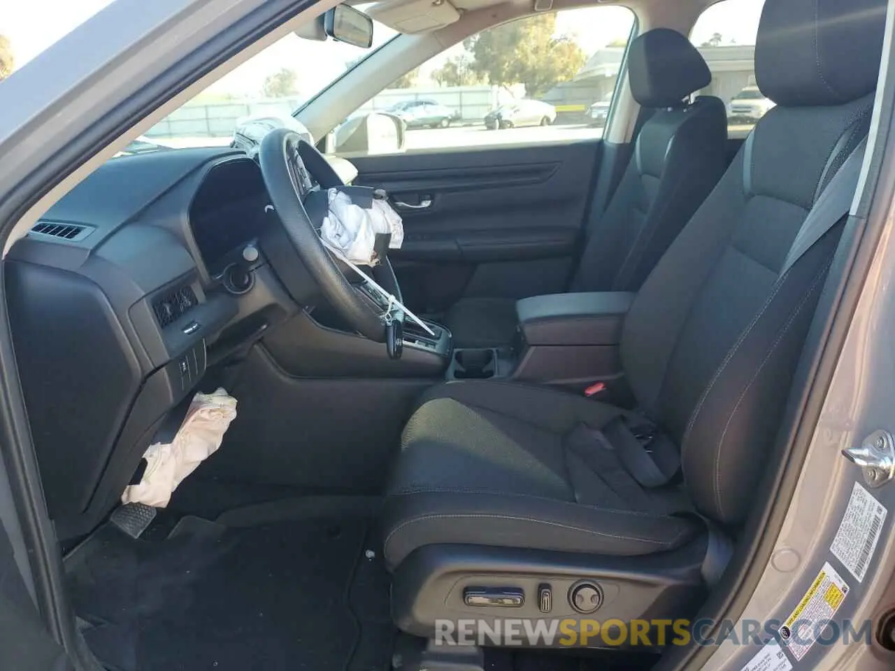 7 Photograph of a damaged car 2HKRS4H42PH411400 HONDA CRV 2023