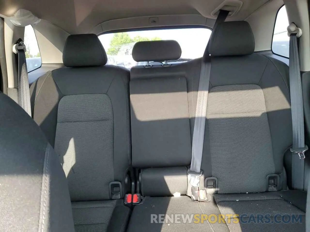 10 Photograph of a damaged car 2HKRS4H56PH106409 HONDA CRV 2023