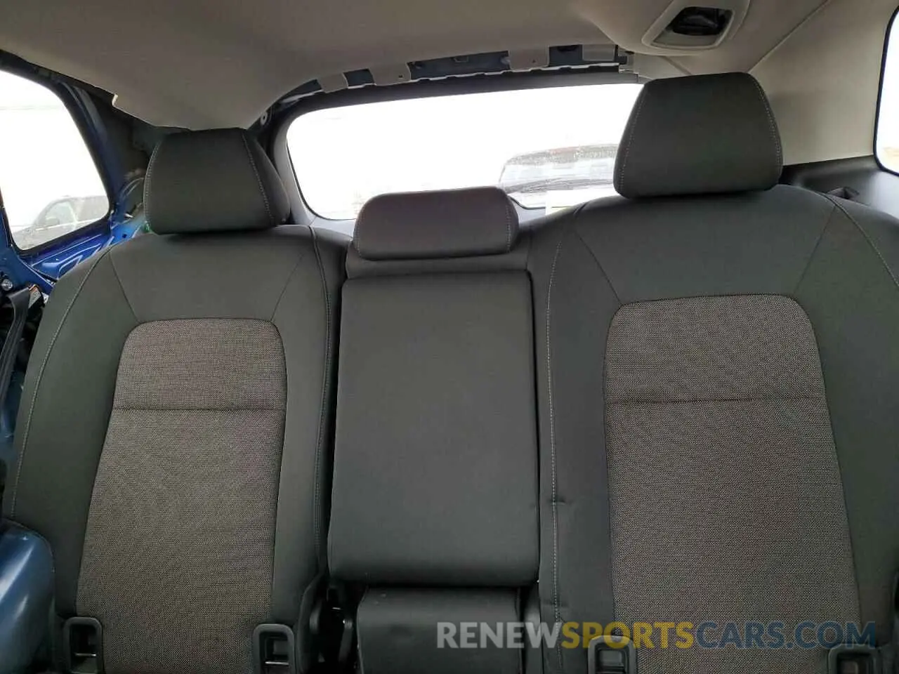 10 Photograph of a damaged car 2HKRS4H58PH102183 HONDA CRV 2023