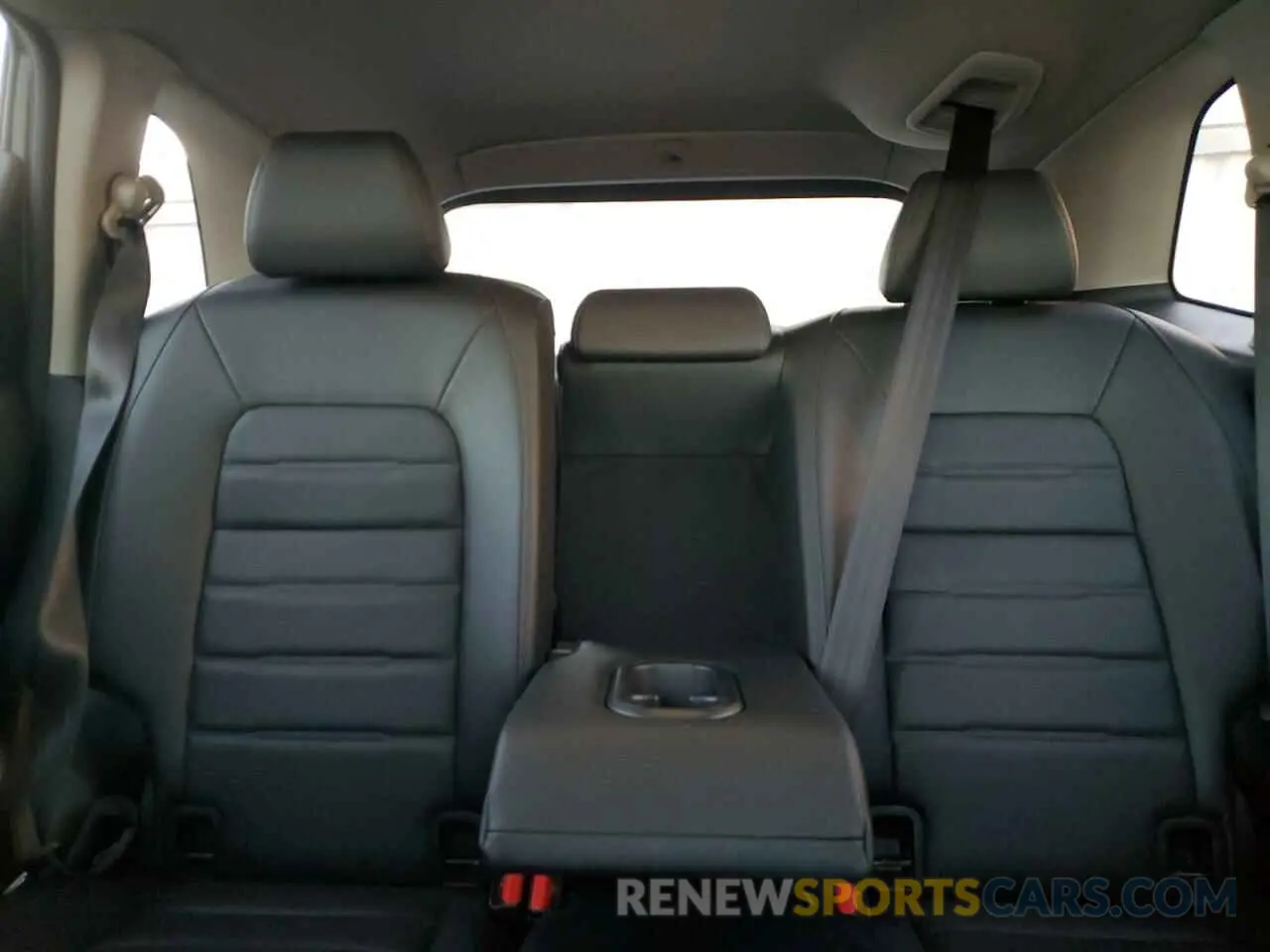 10 Photograph of a damaged car 2HKRS4H79PH124100 HONDA CRV 2023