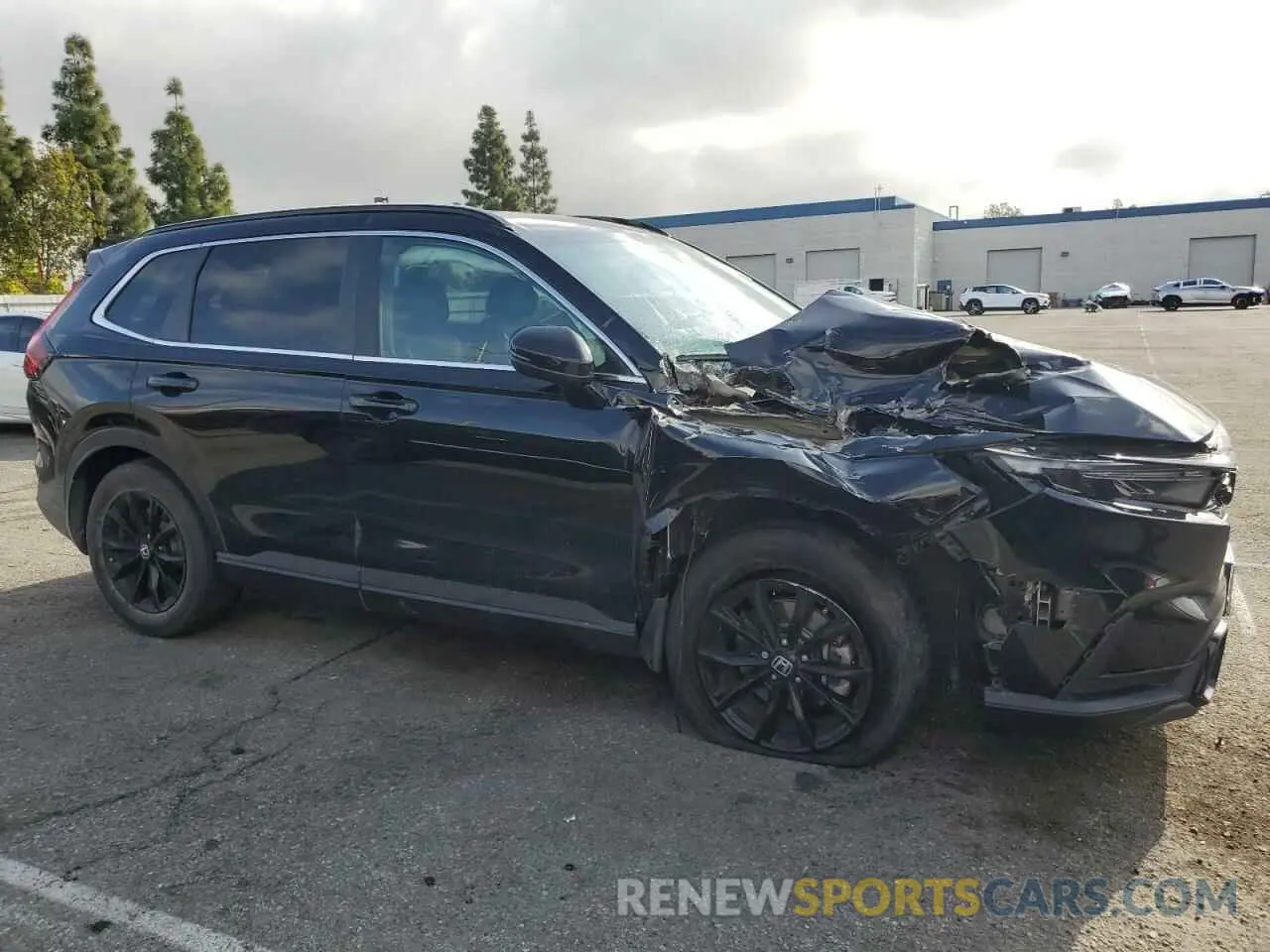 4 Photograph of a damaged car 2HKRS6H5XPH806669 HONDA CRV 2023