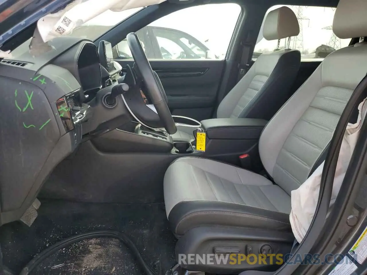 7 Photograph of a damaged car 2HKRS6H98PH814708 HONDA CRV 2023
