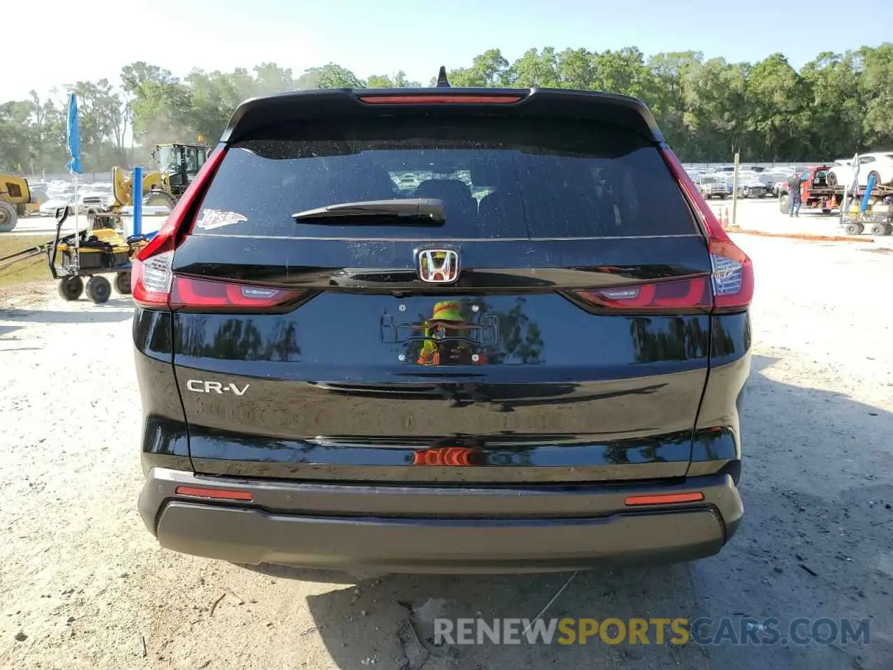 6 Photograph of a damaged car 5J6RS3H72PL003358 HONDA CRV 2023