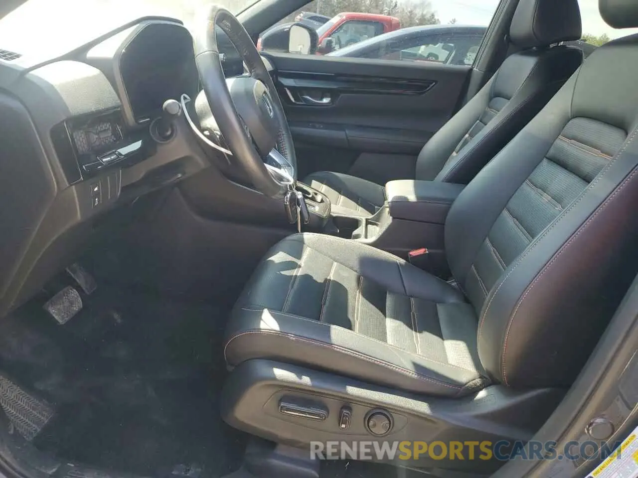 7 Photograph of a damaged car 5J6RS6H92PL004223 HONDA CRV 2023