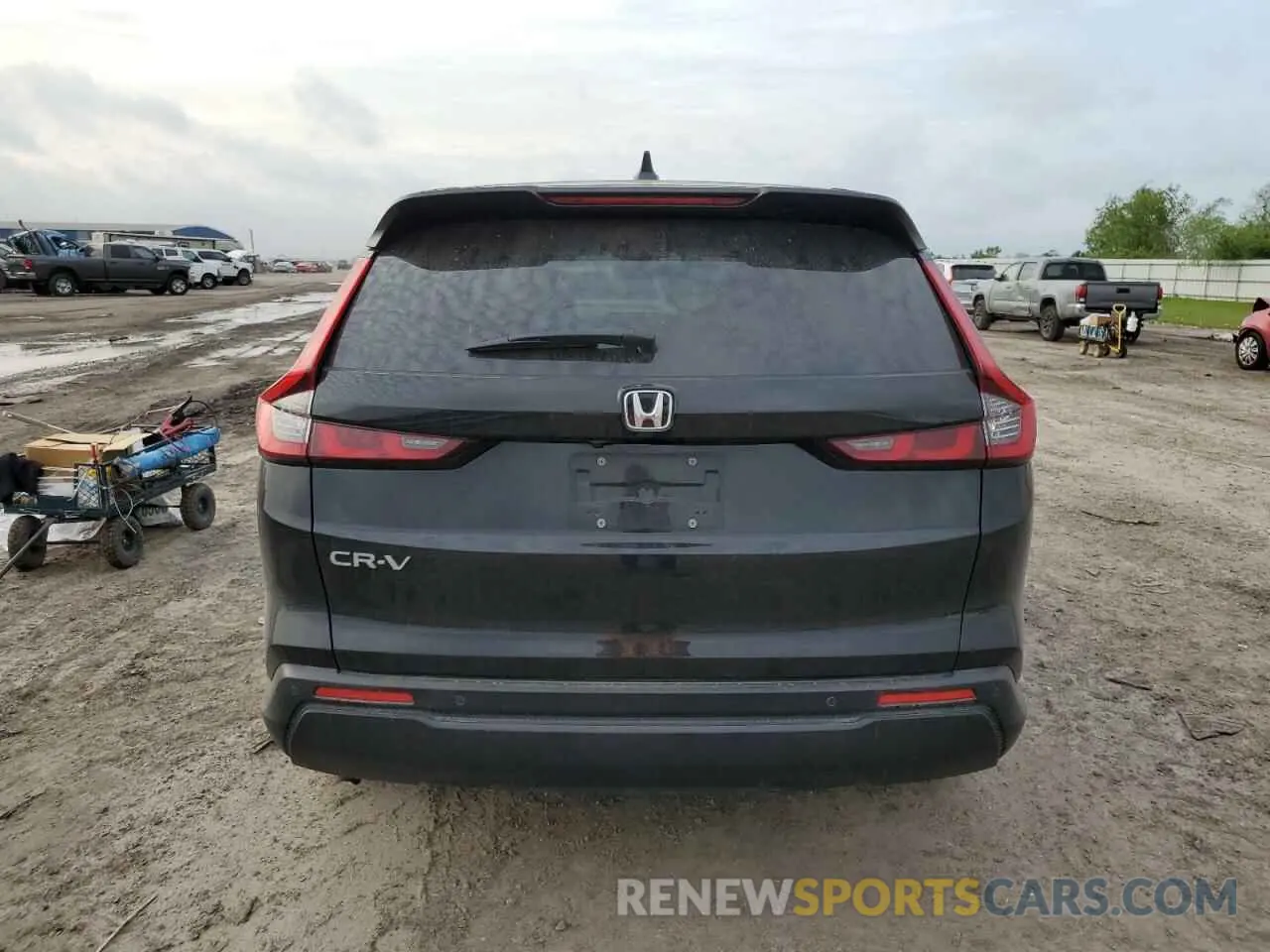 6 Photograph of a damaged car 7FARS3H79PE003841 HONDA CRV 2023