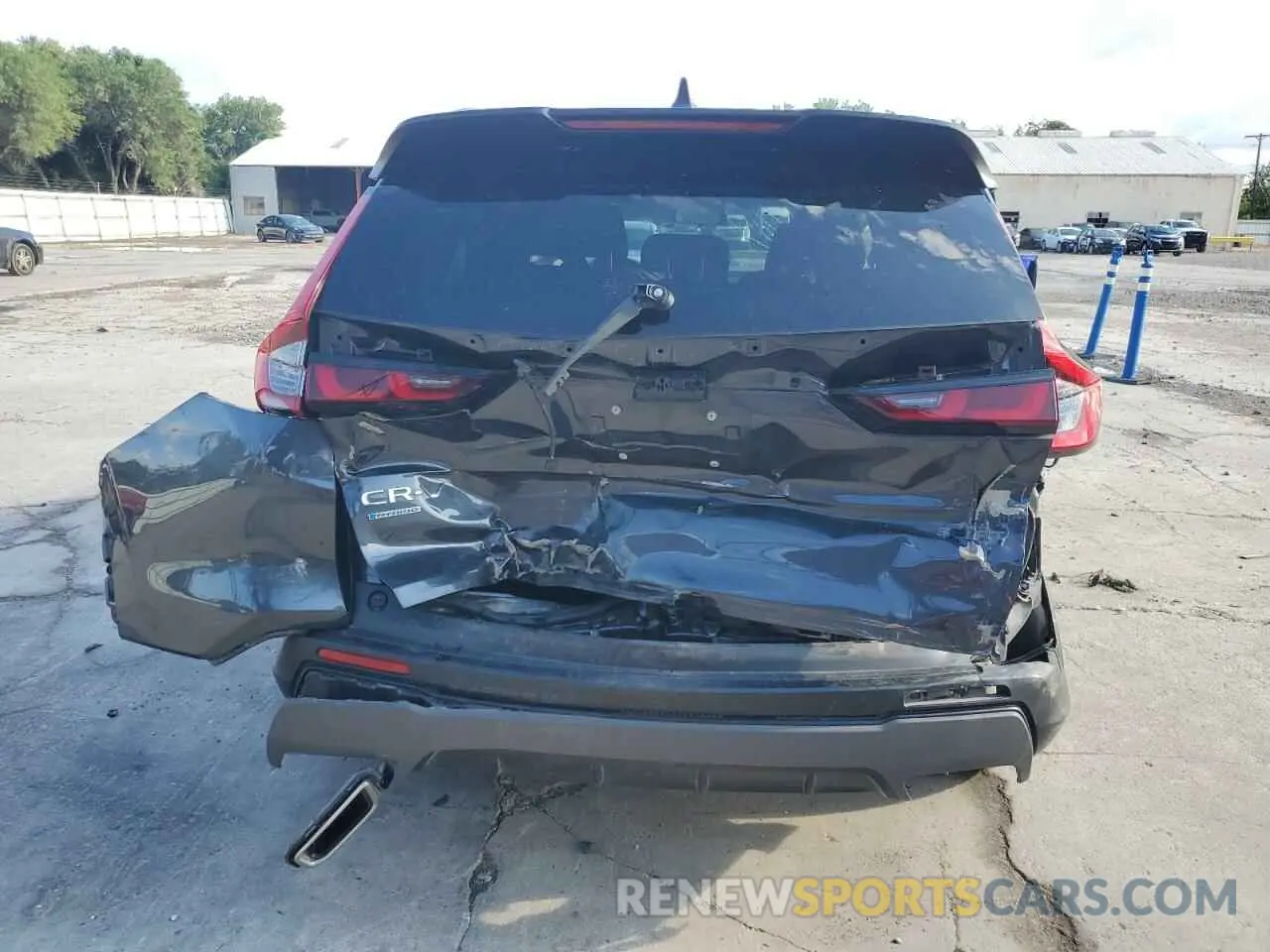 6 Photograph of a damaged car 7FARS5H51PE007683 HONDA CRV 2023