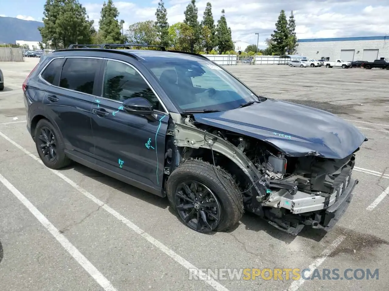 4 Photograph of a damaged car 7FARS5H51PE011457 HONDA CRV 2023