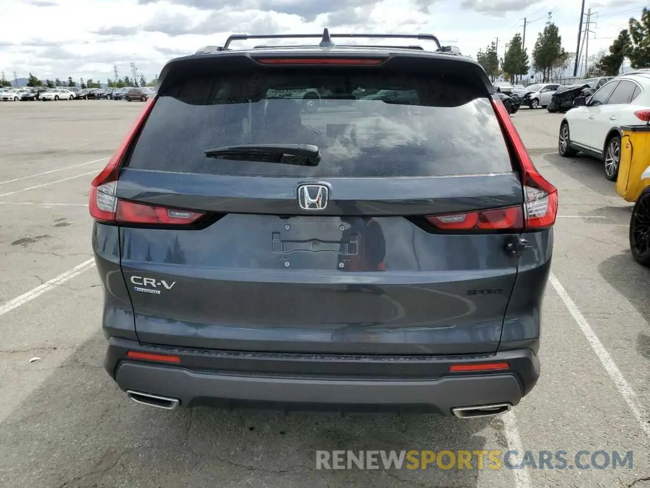 6 Photograph of a damaged car 7FARS5H51PE011457 HONDA CRV 2023