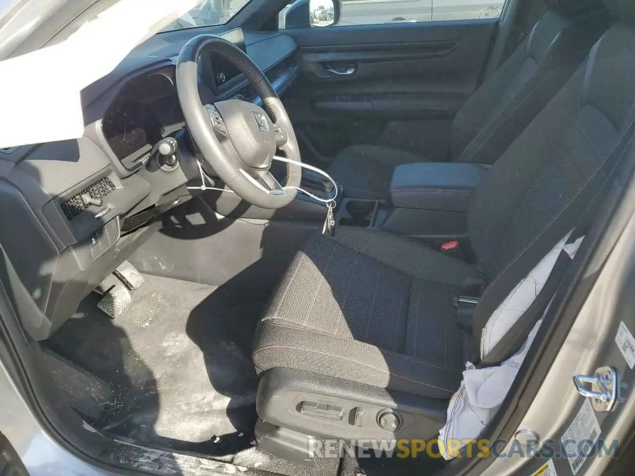 7 Photograph of a damaged car 7FARS5H53PE007880 HONDA CRV 2023