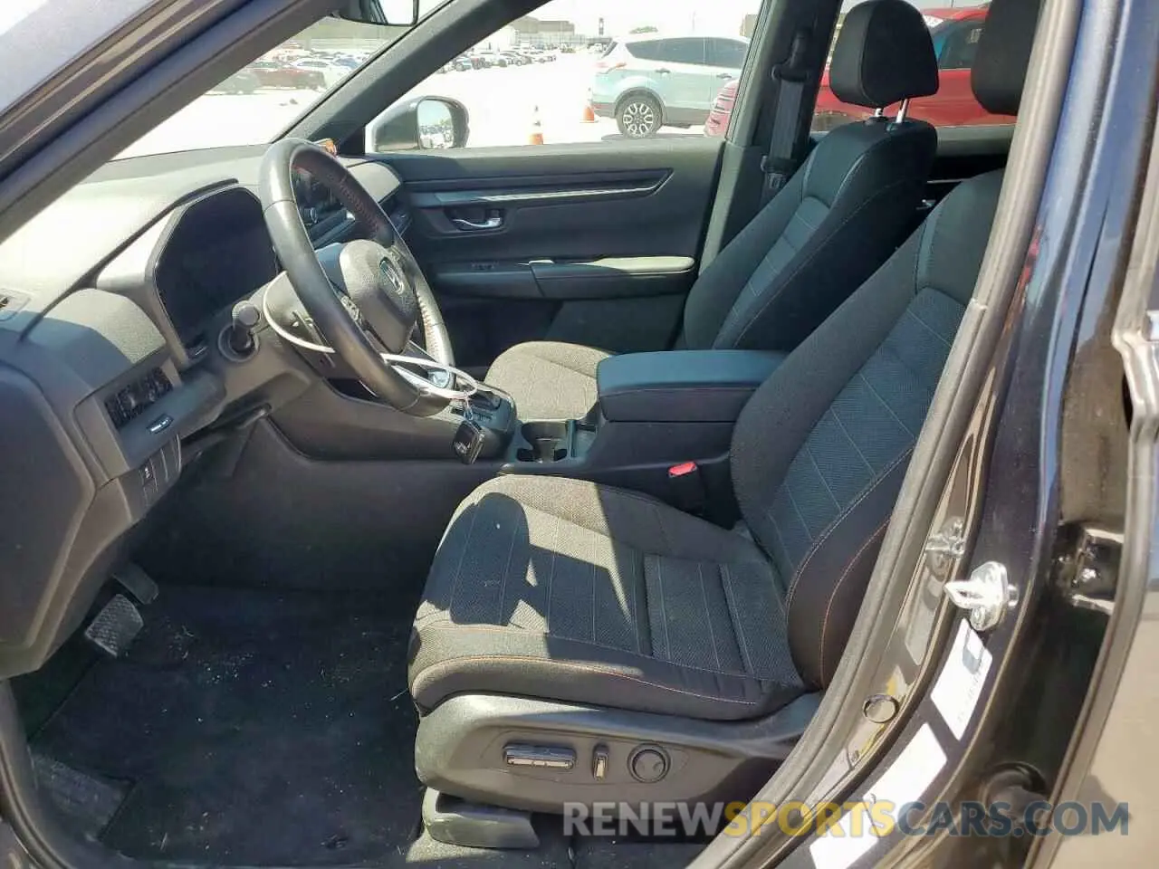 7 Photograph of a damaged car 7FARS5H53PE008737 HONDA CRV 2023