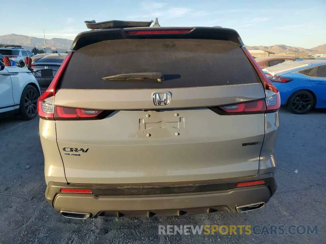 6 Photograph of a damaged car 7FARS5H56PE000194 HONDA CRV 2023