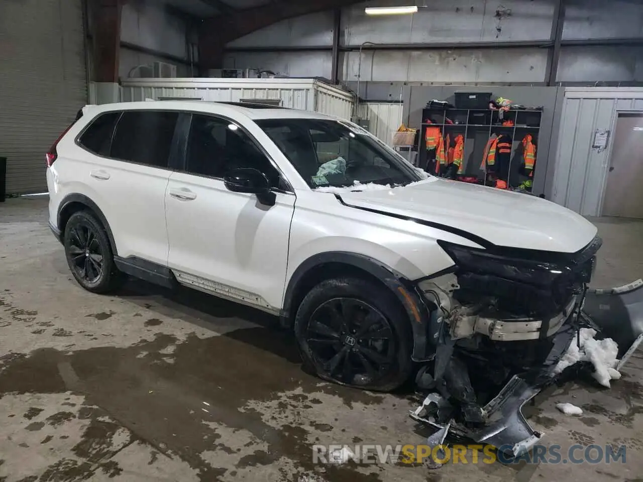 4 Photograph of a damaged car 7FARS6H91PE024783 HONDA CRV 2023