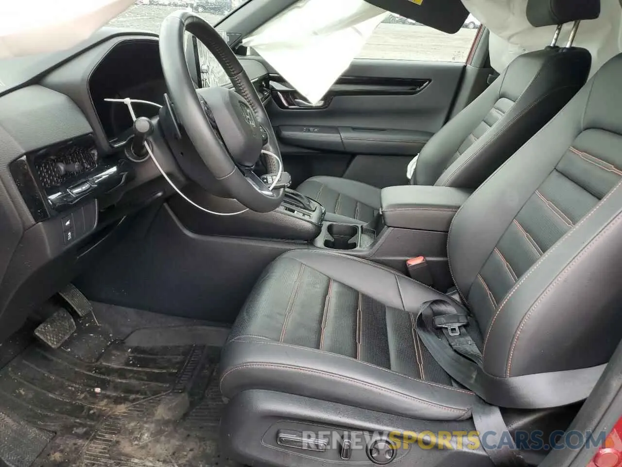 7 Photograph of a damaged car 7FARS6H99PE009979 HONDA CRV 2023