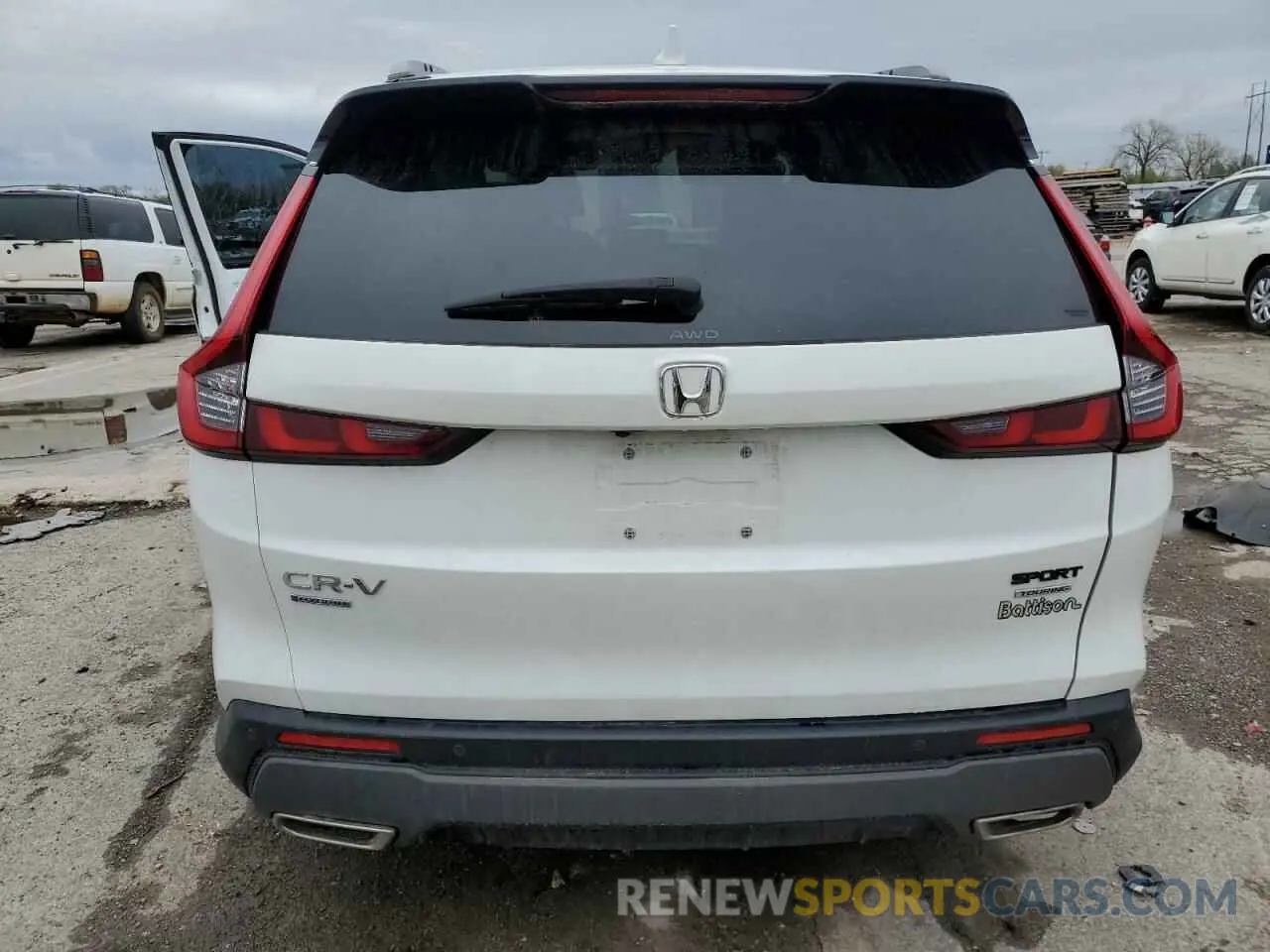 6 Photograph of a damaged car 7FARS6H9XPE022501 HONDA CRV 2023