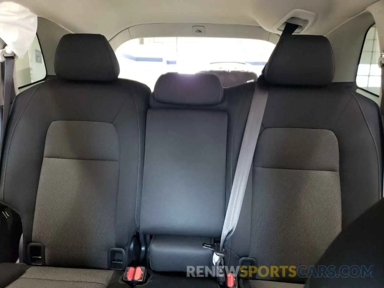 10 Photograph of a damaged car 2HKRS3H43RH324733 HONDA CRV 2024