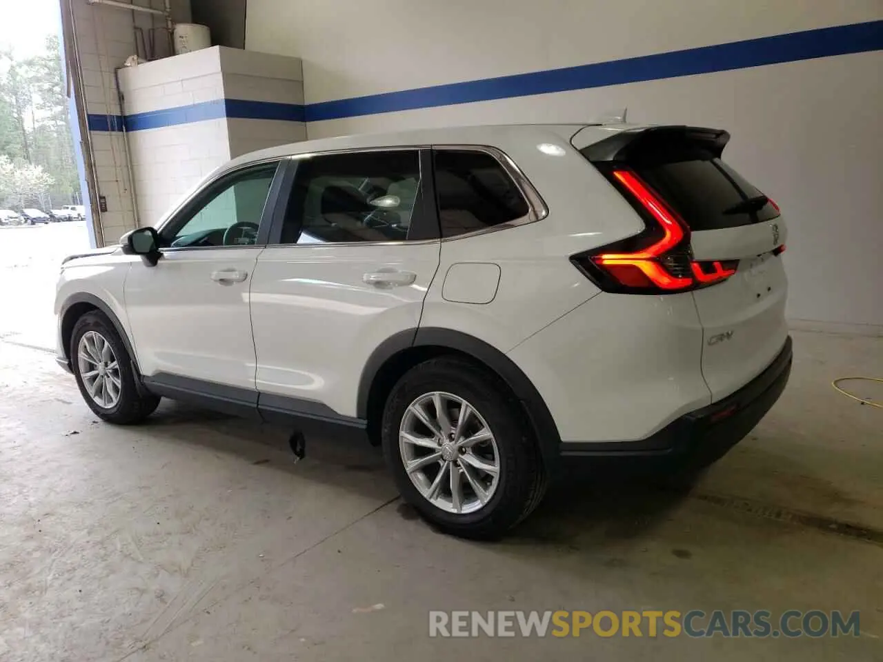2 Photograph of a damaged car 2HKRS3H43RH324733 HONDA CRV 2024