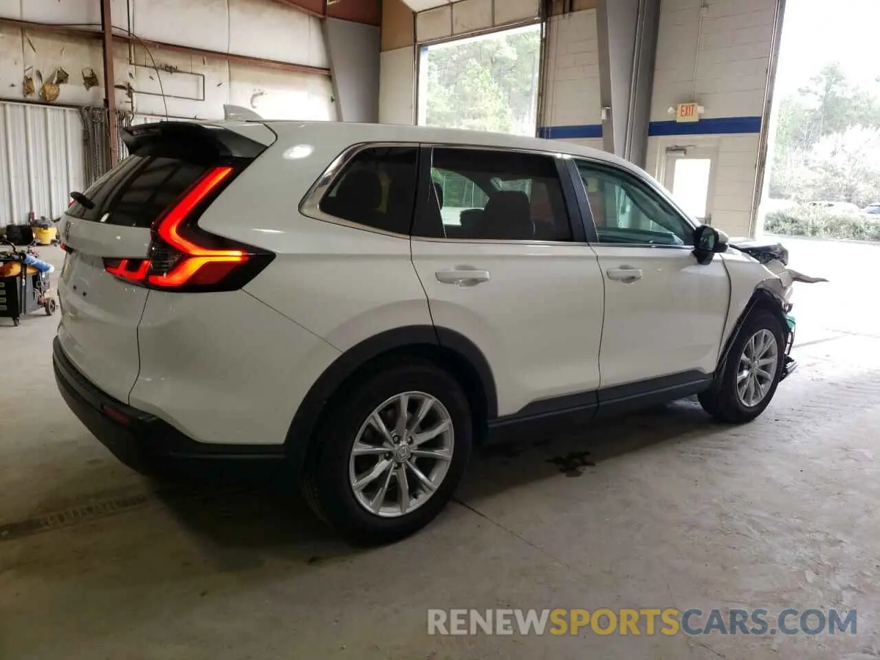 3 Photograph of a damaged car 2HKRS3H43RH324733 HONDA CRV 2024