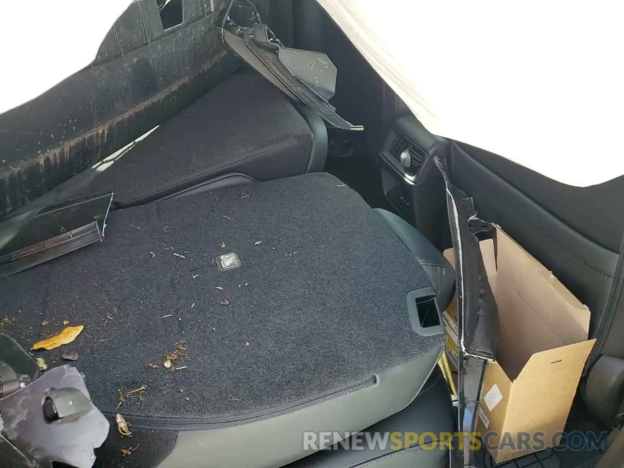 10 Photograph of a damaged car 2HKRS3H72RH331067 HONDA CRV 2024
