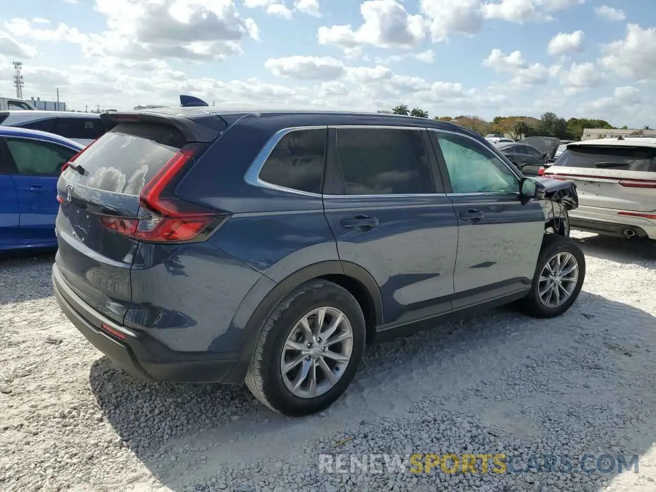 3 Photograph of a damaged car 2HKRS3H72RH331067 HONDA CRV 2024