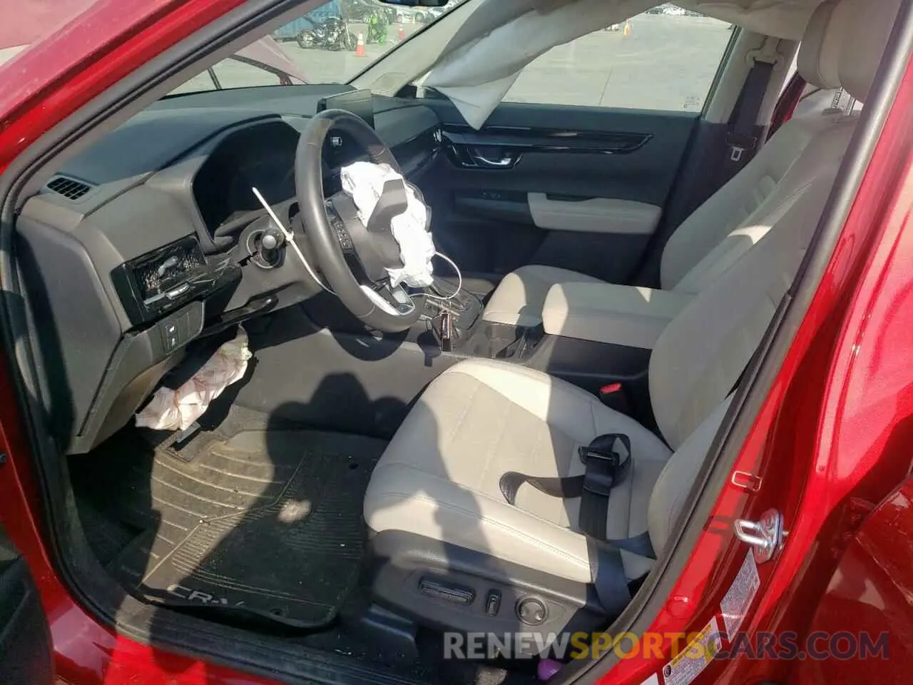 7 Photograph of a damaged car 2HKRS3H73RH318893 HONDA CRV 2024