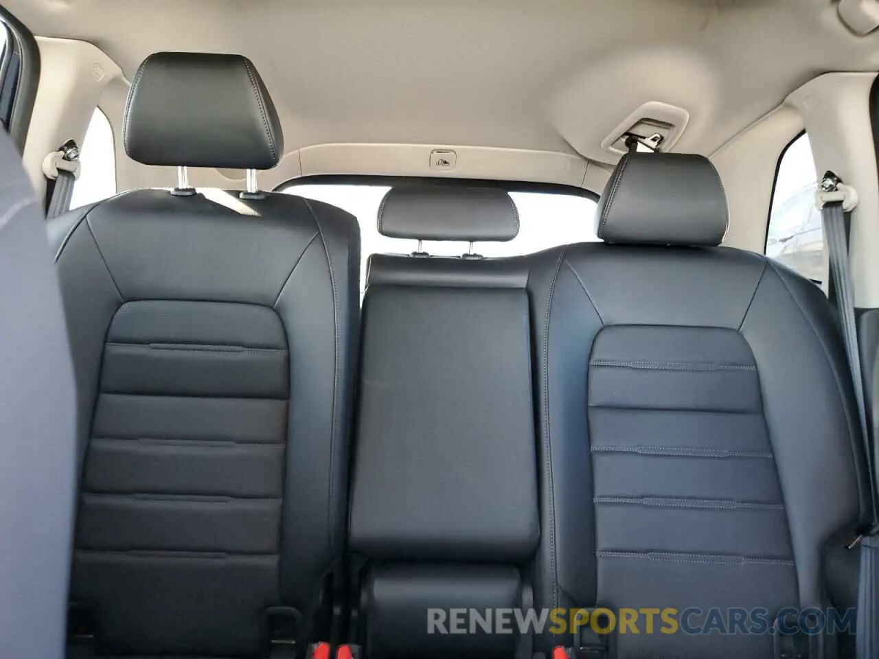 10 Photograph of a damaged car 2HKRS3H73RH334625 HONDA CRV 2024