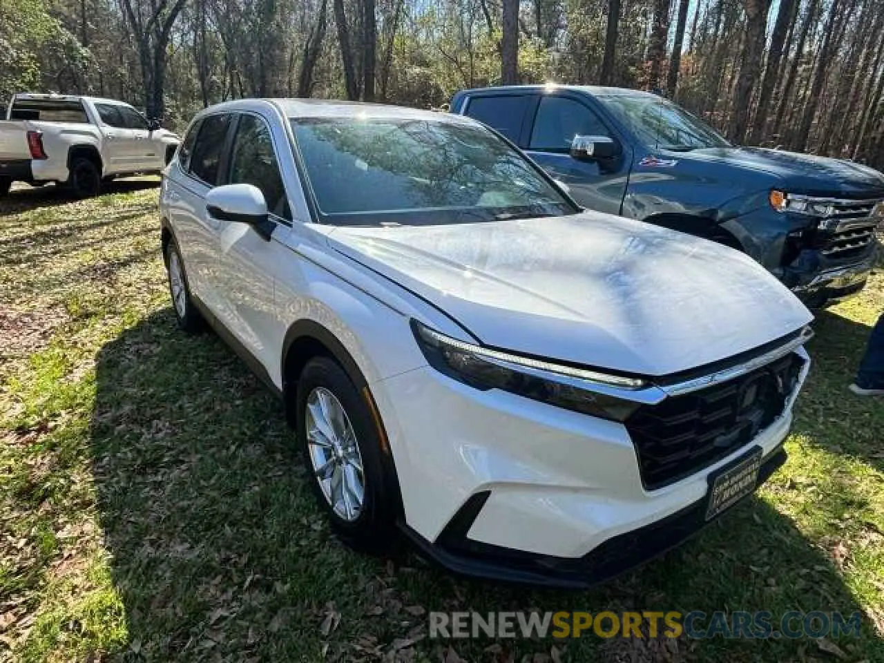 1 Photograph of a damaged car 2HKRS3H74RH316876 HONDA CRV 2024